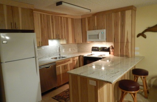 Kihei Condo | Support Maui, 48 Hr Cancel, Partial Ocean View, A/C, 3 min Walk to Beach