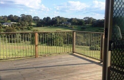 Lake Bunga House | Sur La Mer - On the Sea