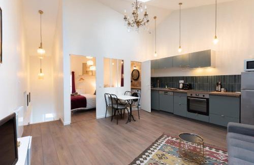 Lapeyrouse-Fossat Apartment | Sur la place , centre village cosy & calme 2CH