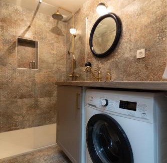 Lapeyrouse-Fossat Apartment | Sur la place , centre village cosy & calme 2CH