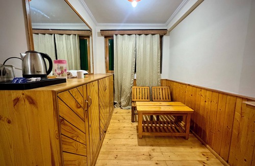 Old Manali Cottage | Suraj Cottage by The Himalayan Stories