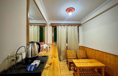 Old Manali Cottage | Suraj Cottage by The Himalayan Stories