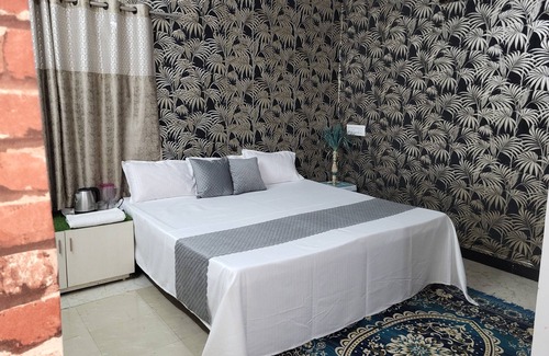 Ujjain Hotel | Suraj Village Resort