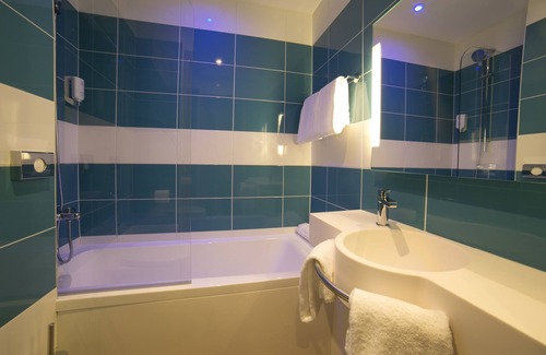 Chambray-les-Tours Hotel | Sure Hotel by Best Western Tours Sud