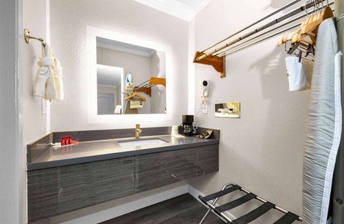 Cow Hollow Hotel | SureStay by Best Western San Francisco Marina District