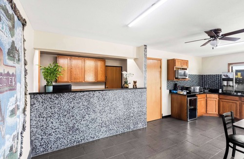 Manchester Hotel | SureStay Hotel by Best Western Manchester