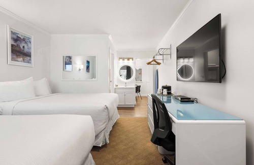 Rossland Hotel | SureStay Hotel by Best Western Rossland Red Mountain