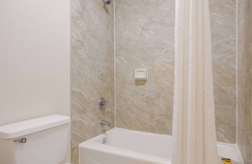 Feather Sound Hotel | SureStay Hotel by Best Western St. Pete Clearwater Airport