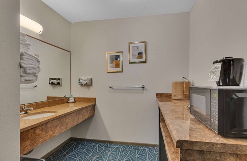 Spicer Hotel | SureStay Hotel by Best Western Spicer