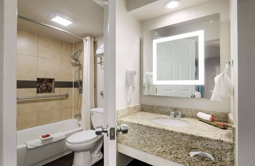 Bonanza Hotel | SureStay Hotel by Best Western Laredo