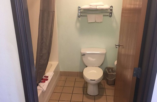 Oakland Hotel | SureStay Hotel by Best Western Weimar