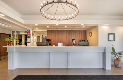 Enterprise Hotel | SureStay Plus by Best Western Enterprise