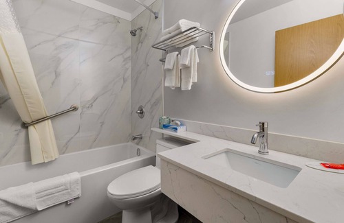 Brooks Hotel | SureStay Plus by Best Western Brooks