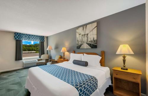 Berkeley Springs Hotel | SureStay Plus Hotel by Best Western Berkeley Springs