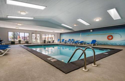 Salmon Arm Hotel | SureStay Plus Hotel by Best Western Salmon Arm