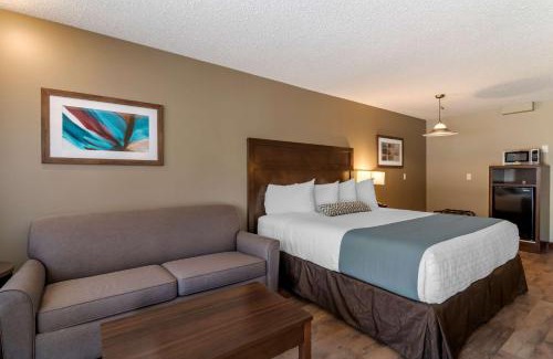 Salmon Arm Hotel | SureStay Plus Hotel by Best Western Salmon Arm