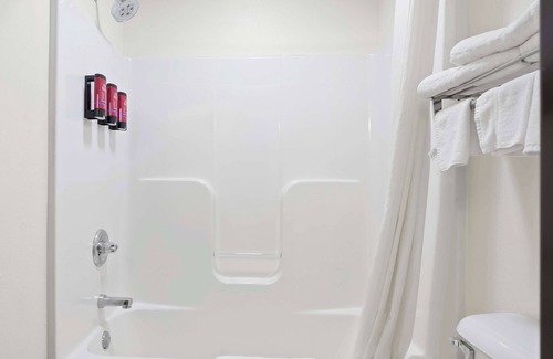 Bettendorf Hotel | SureStay Plus Hotel by Best Western Bettendorf