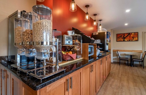 Salmon Arm Hotel | SureStay Plus Hotel By Best Western Salmon Arm