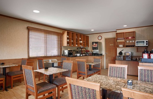 Salmon Arm Hotel | SureStay Plus Hotel By Best Western Salmon Arm