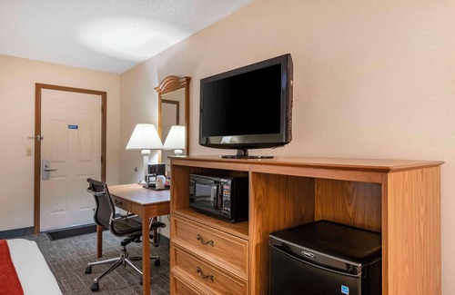 Buffalo Hotel | SureStay Plus Hotel by Best Western Buffalo