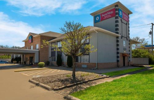 Topeka Hotel | SureStay Plus Hotel by Best Western Topeka