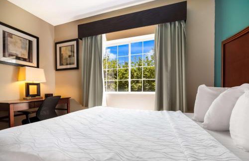 Topeka Hotel | SureStay Plus Hotel by Best Western Topeka