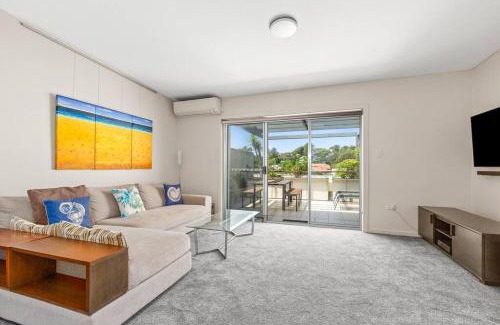 Avalon Beach Apartment | Surf at Avalon Beach and Laze on the Private Terrace