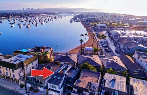 West Newport House | Surf Casita - Luxury Beach Home - Steps to Ocean & Walk to everything