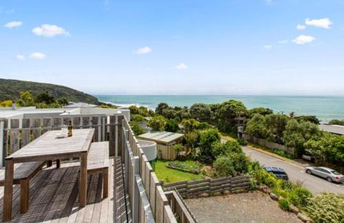 Raglan House | Surf fortress