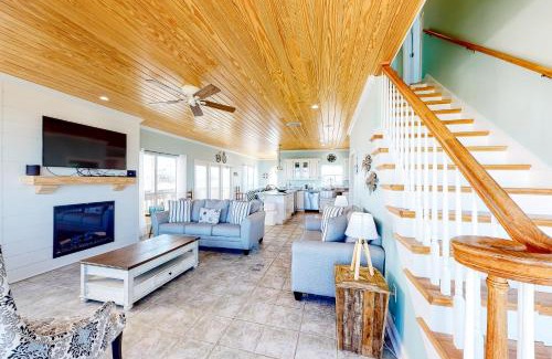 Dauphin Island House | Surf N' Turf