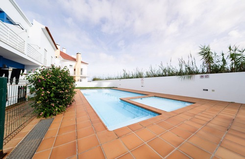 Ferrel Apartment | Surf Paradise Apartment Baleal Beach
