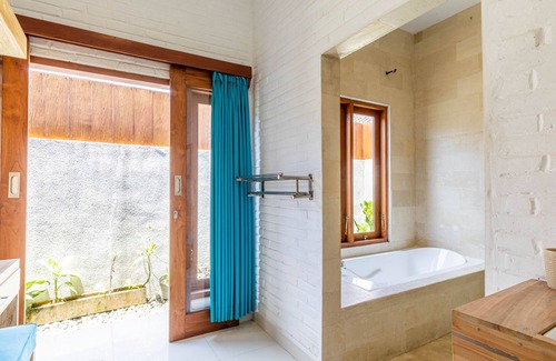 Pekutatan House | Surf Retreat Villa Sari Bali