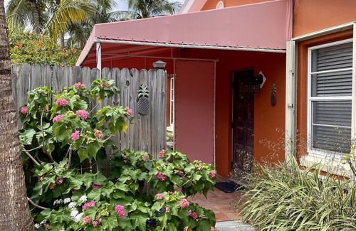 Briny Breezes Cottage | Surf Road Cottage Unit 2 - at the beach