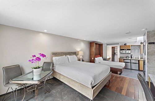 Laguna Beach Hotel | Surf, Swim and Grill: The Ultimate Laguna Beach Experience! 14