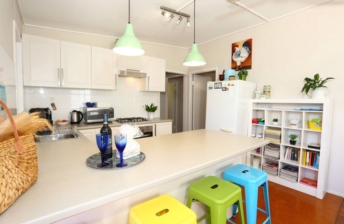 Southport Cottage | Surfers Beach style Cottage Pet Friendly