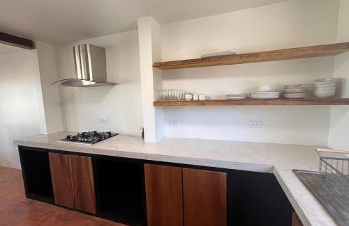 Tamarindo House | Surfers bungalow 5 min walk to the beach