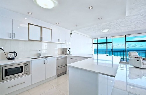 Gold Coast Apartment | Surfers Paradise Apartment With Amazing Views