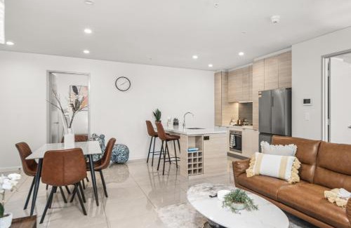 Surfers Paradise Apartment | Surfers Paradise Skyline 3BR Free CP ocean view