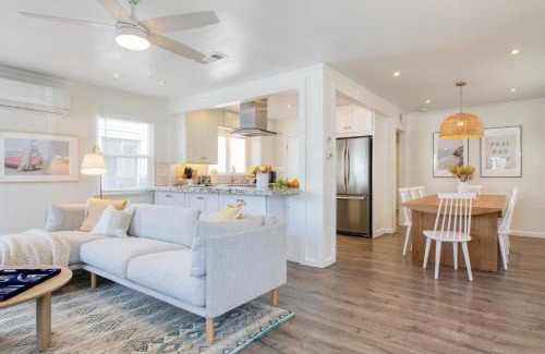 West Newport Apartment | Surfrider I by AvantStay Walk to the Beach Patio