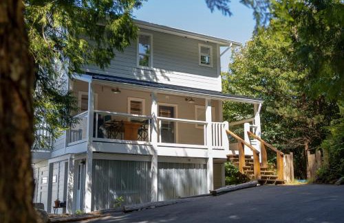 Ucluelet Apartment | Surfs Inn Guesthouse & Cottages