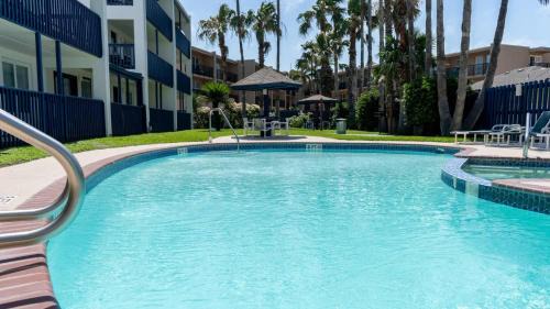 Coffeyville Apartment | Surfside II #109 home