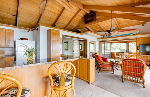 Kahaluu Bay Villa | Surfside Suite at Seaspray Ocean View