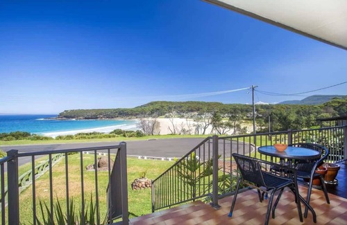Kioloa House | Surfside Summary: Abs