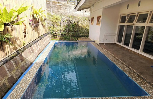 Cisarua Villa | Surga Family House