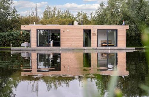 Rooversbroek Boat Rental | Surla houseboat Hangloose Kagerplassen
