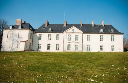 Saint-Jean-de-Boiseau Hotel | Surprenantes - Château du Pé
