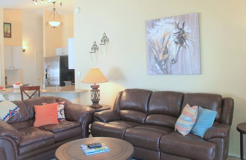 Summerfield House | Surprise Retreat! Heated Pool, Hot Tub, Golf Cart included!