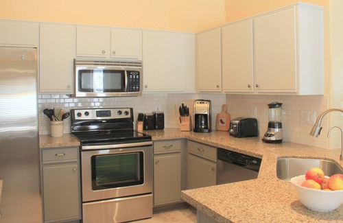 Summerfield House | Surprise Retreat! Heated Pool, Hot Tub, Golf Cart included!