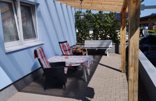 Oberhavel House | Surrounded by greenery - house with 3 bedrooms, terrace and large pool