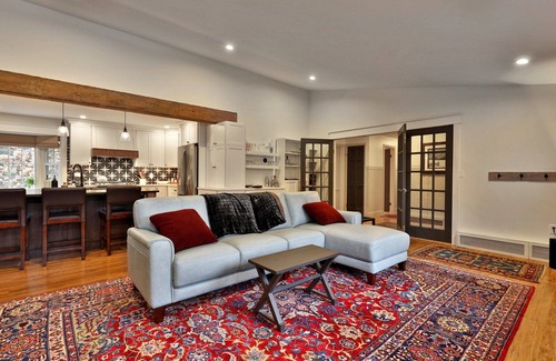 East Haven  Rutland County House | Susan Lane Hideaway: 4BR/3.5BA Renovated Home. Close to skiing and town.
